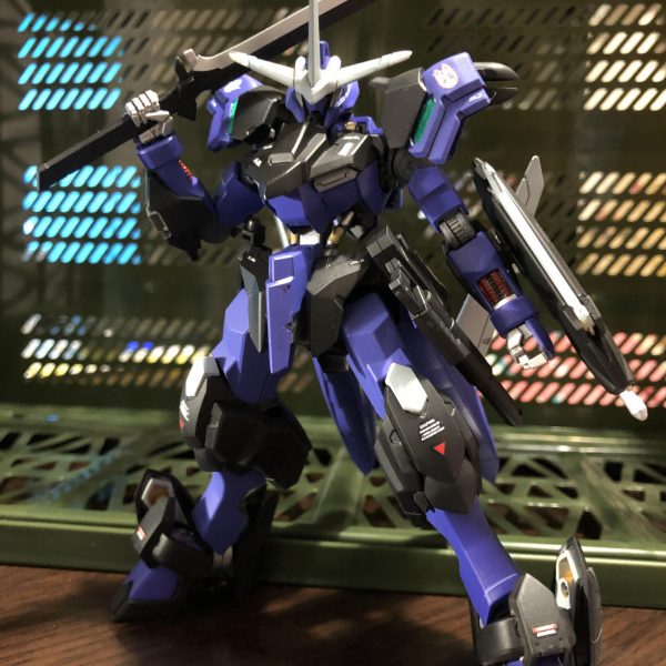 俺専用機 〝鉄鬼参式〟端白星