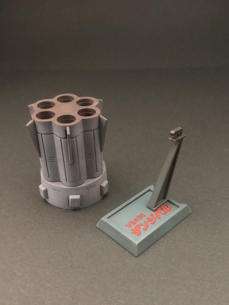 付属品のブースターと台座。このフォントがすごくイイですね！