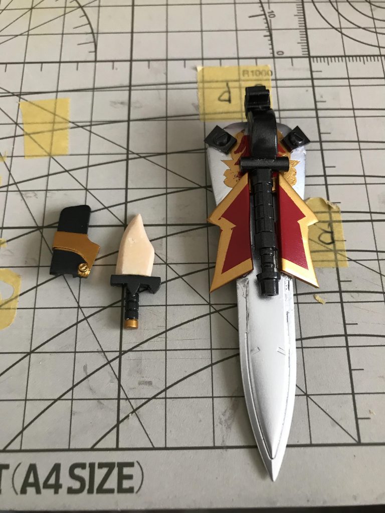 ナイフの刃はパテで作りました