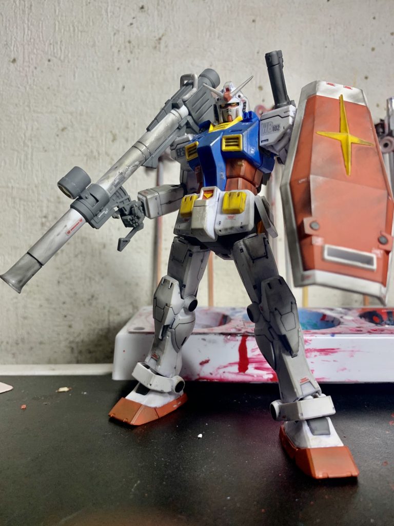 ウェザリングはススまみれになりながら戦火をくぐり抜けてきた歴戦のMS感あってかなり好きです