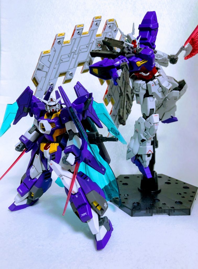 同色塗装したムーンガンダムとのツーショット