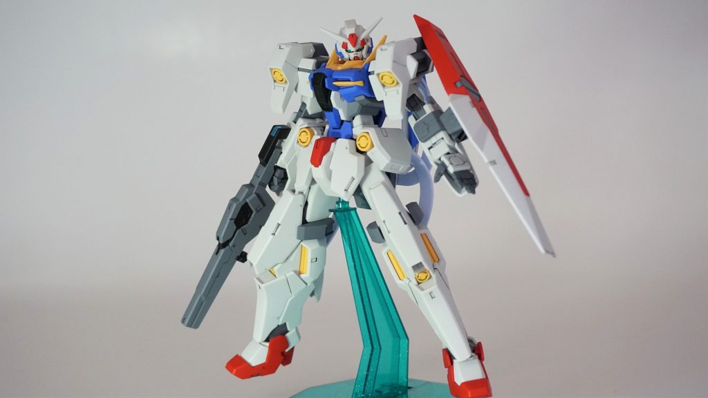 正面　アンテナと武装の塗分け