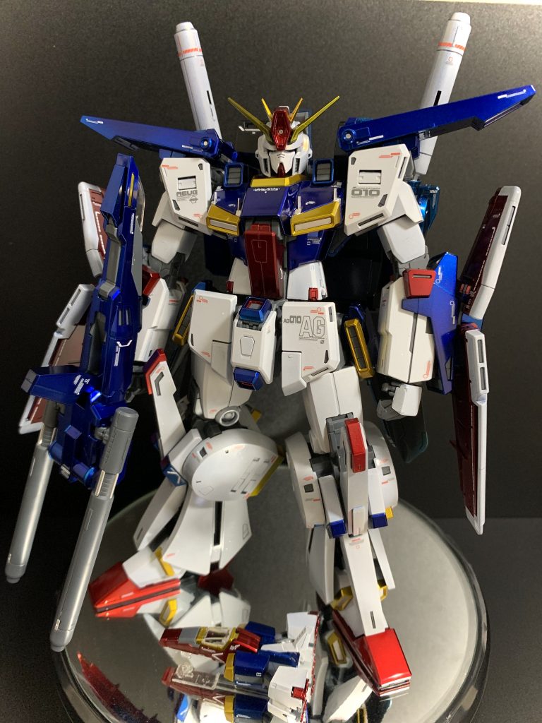 何度も繰り返すが、おっさんは艶々が大好きだ。自作の簡易塗装ブース作成後、どのように艶々塗装するかをネットをプラプラ徘徊。RGシナンジュはホントよかった。いろいろ調べたけど、塗装するならキャンディよね。と若干オネェが入りながら塗料を揃える。サーフェイサー、メタリック、クリアー...通販でぽちぽち。単品数百円だけど塗料だけで結構かかるもんだね。耐久度、発色とかいろいろ考えるとラッカーがいいね。(!?)初めてだから(ポッ) お試しにイージーペインターで初期コストは抑えよう。(!?)塗料が届いたらちょっとびっくり。意外と少なくね?まあ薄め液つかうから大丈夫かな?今思うとかなり無謀。だって誰も止めてくれないんだもん(ネットに載ってたけど