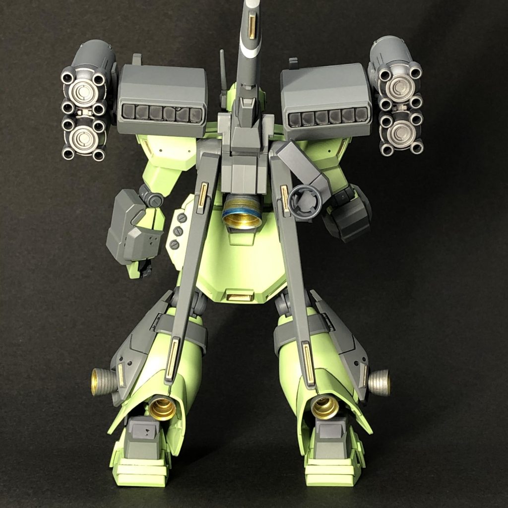 バーニア、スラスターは筆塗りです。