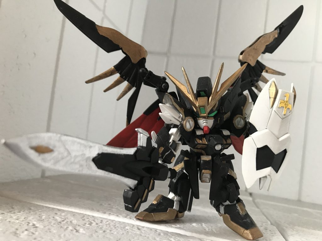 ストームシェイドで斬撃!(騎士ユニコーンのマグナムソードを塗装していつも通りのオリジナルネームです←)