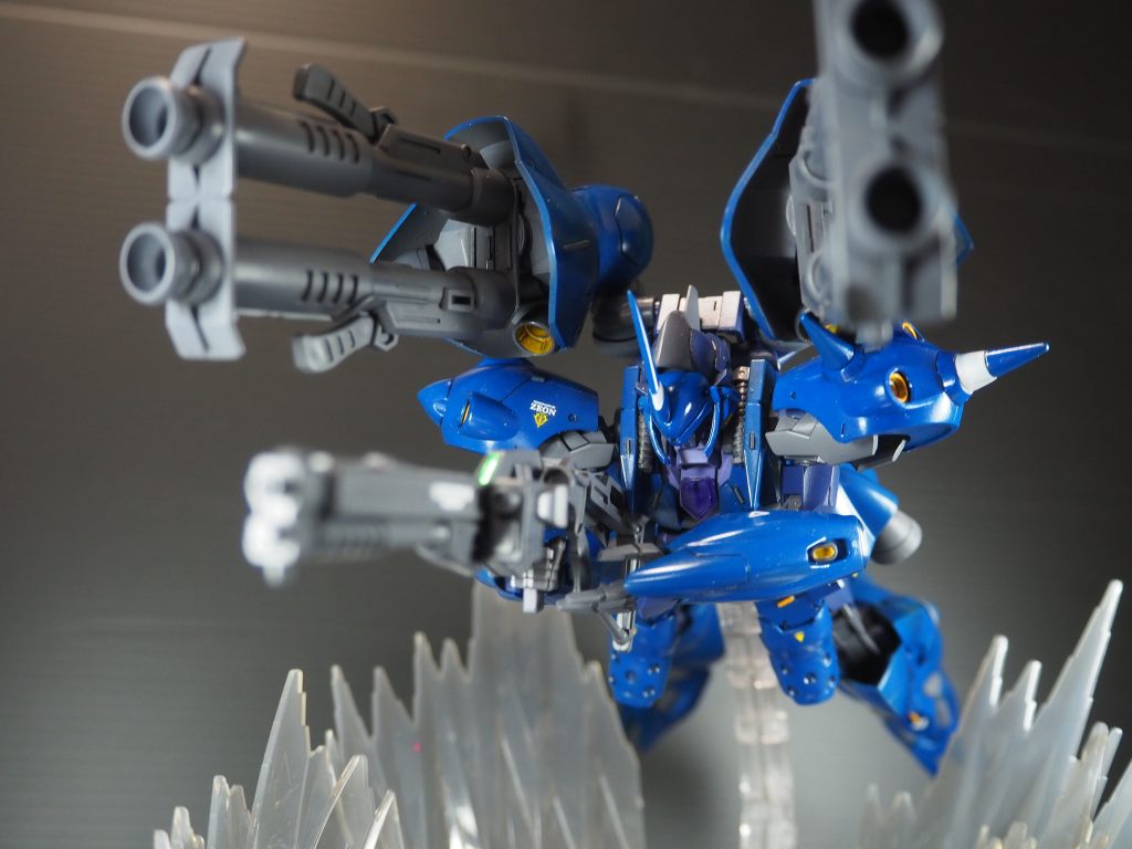 ケンプファーといえば低空高速移動!!強襲機としてさらに完成されたこの機体を止められるスカーレット隊はいない!!