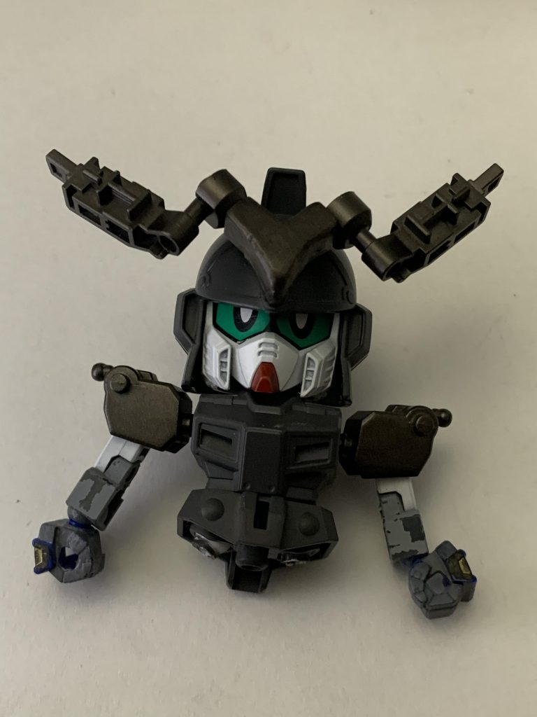 残されたSDの方…他のアーマーを完成させる事でアーマーの交換を出来るようにする予定なのでそうなれば本家同様同時に出せますが今はこんな状態。次回を待て!