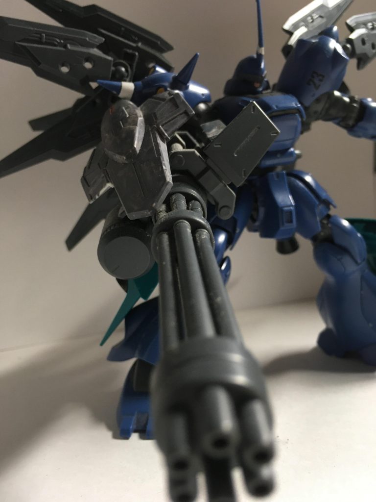 ジャイアントガトリングにシールドを追加して、ヘビーアームズの様にしました。