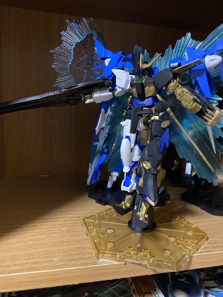 バックパックを交換して、GNフェザー展開