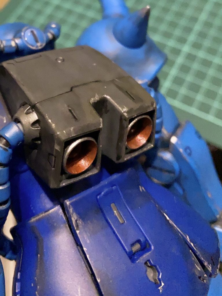 ほんのちょいではありますが、バーニアを筆塗り。筆塗りは自分にとって大きな一歩でした！