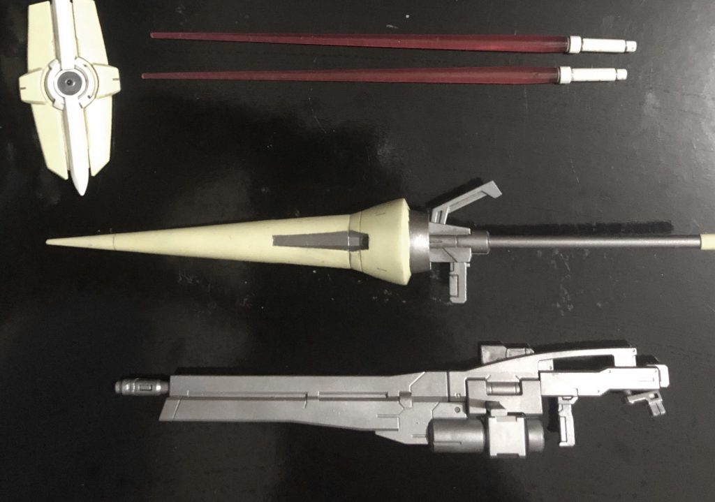 武装類も同様にジンクスⅢ付属の物とジャンクから取ってきてライフルをロングバレルに出来るようにしました。