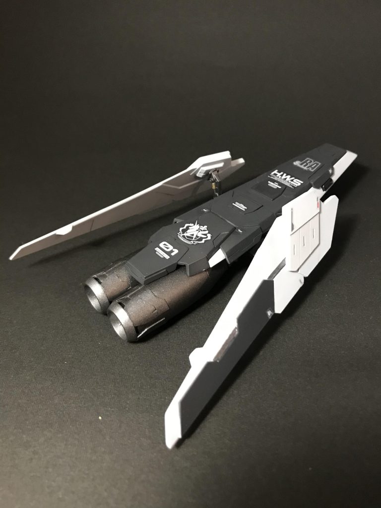 ハイ・メガ・シールドになります。MG Ver.Ka νガンダムのHWS武装を参考に、展開した状態をイメージして作成しました。こちらも同じくHG HWSのパーツを流用し、作成しております。