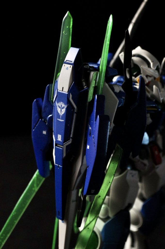 GNシールドデカールはクアンタのをメインで使っていますが、メタルビルドのようなリペアⅣの文字が入ったデカールは用意できなかったので左肩にGNT-0000って書いてありますが雰囲気でなんとかしました。