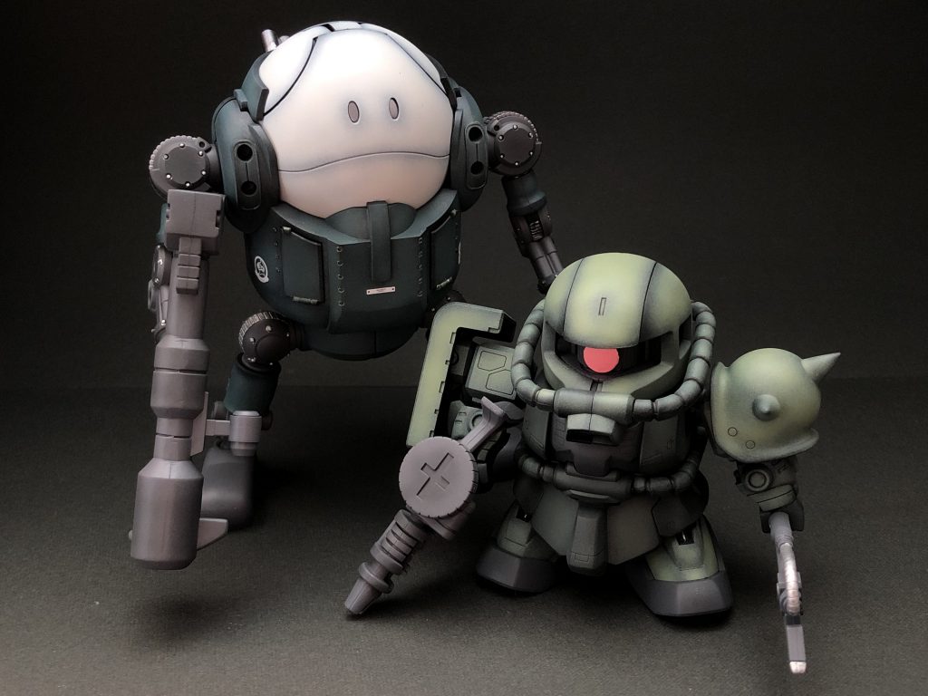 元キットの2体。それぞれ元に戻せるようにするため、パーツの切り貼りは最小限にするミキシングとしました。