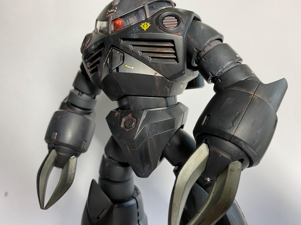 アイアンネイルのみ赤錆は控えめ。チタン系の素材なんじゃないかな、考えてそれらしい色合いで塗装。メガ粒子砲の砲口は金属パーツを埋め込み。