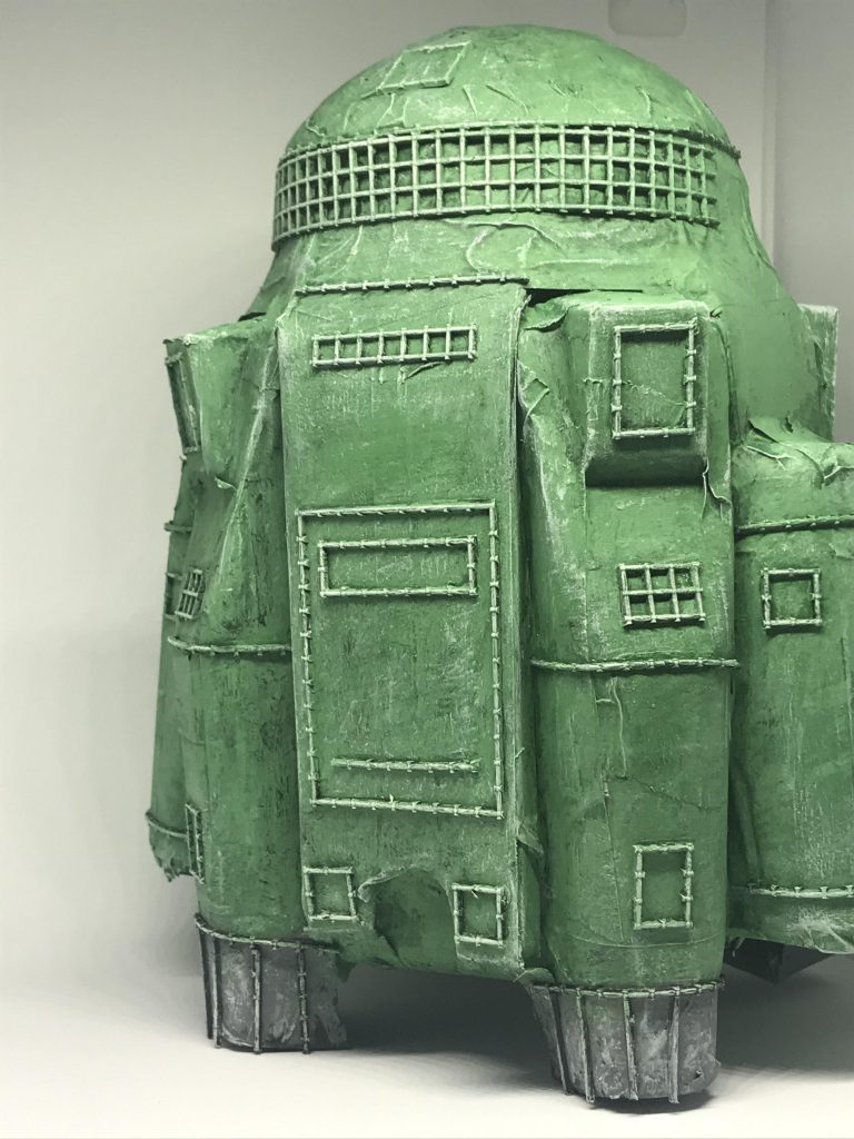 コイツはペットボトル等プラ廃材を利用したエコなジオラマ？なのです。