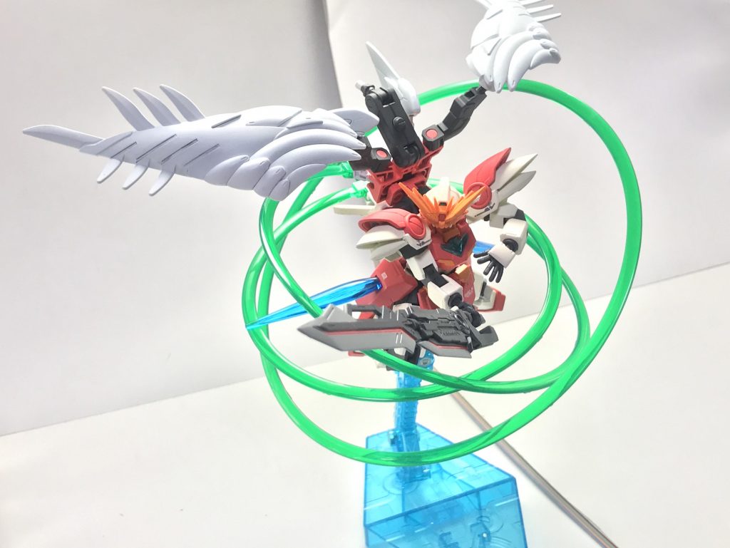 フェアリィ・ストライク・ブライド。親友の少女が展開する必殺技、「リビルド・パワーゲート」を通過することで、システム・フェアリィ・テイルの加速力と、パワーゲートの通過によってフェアライズガンダムを一つの純粋なエネルギーの矢とする、必殺に必殺を重ねた強力な連携技である。