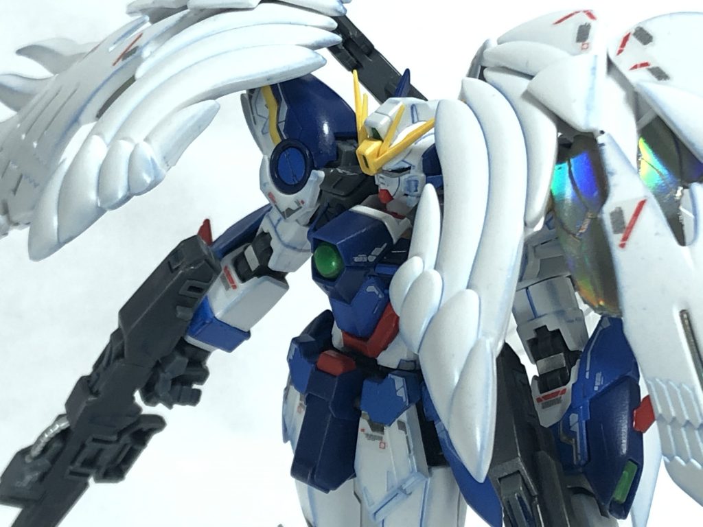 羽根の中はホログラムフィニッシュ貼って神々しく!