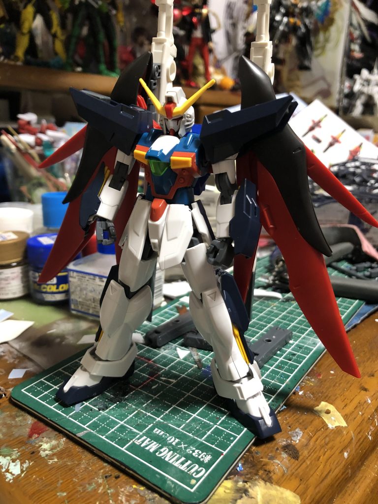 最初はこんな感じでしたなんというか胴体のパーツもなんか違うしずんぐりむっくりだったんでこの時点で辞めたくなりましたね……