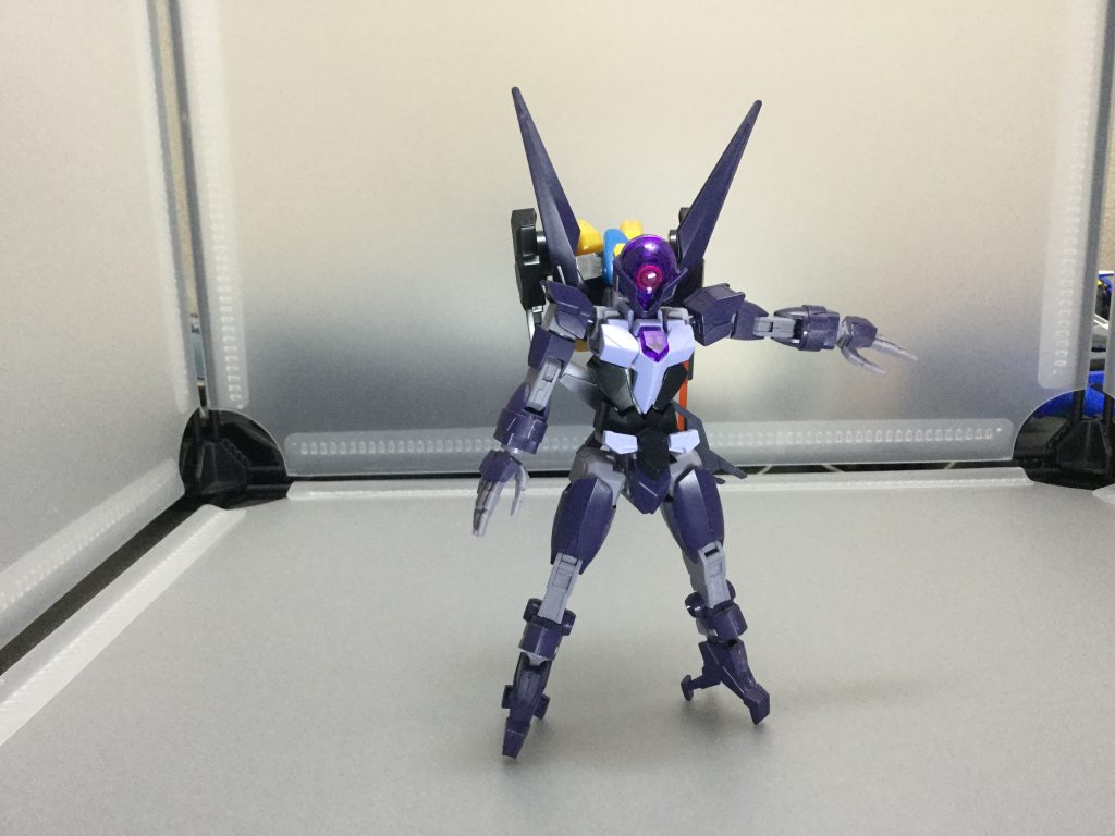 アルスコアカスタムよりコアガンダムに近付けようと腕のアーマーはオミット背部に追加のマルチビットを追加