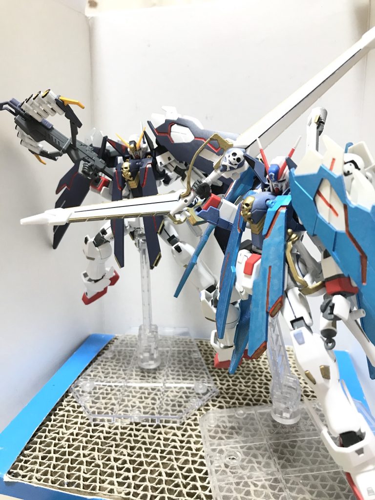 2年半前に作ったX3フルクロスと初のエアブラシ塗装したやつで今見ると荒いしだいぶ色が薄くなってきたかな