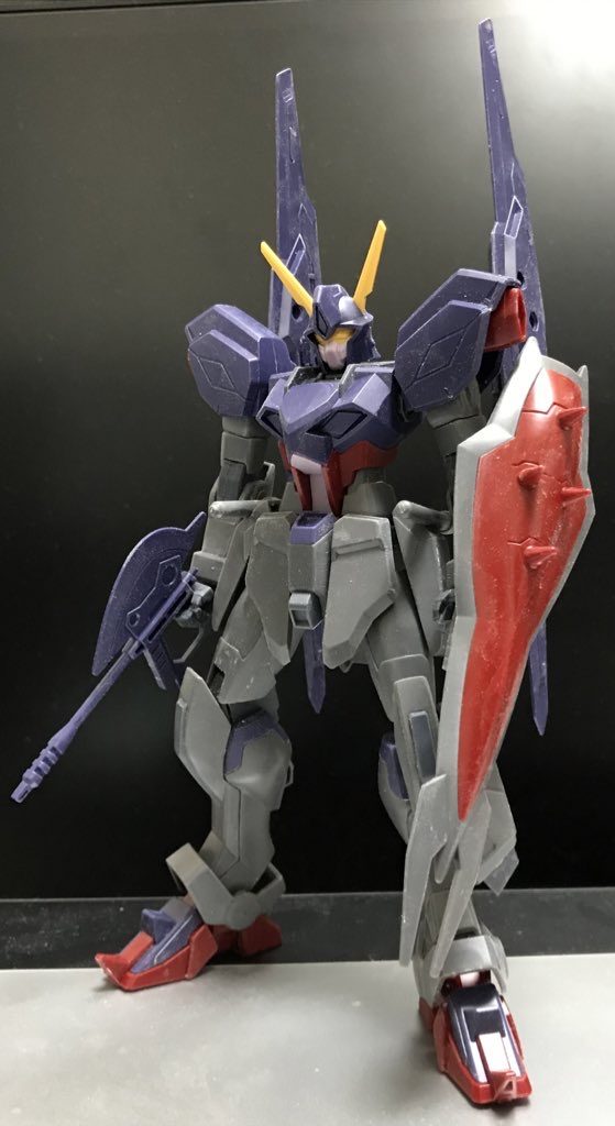 塗装前の写真基本的に紫色の部分がシールだったので筆で塗装しました