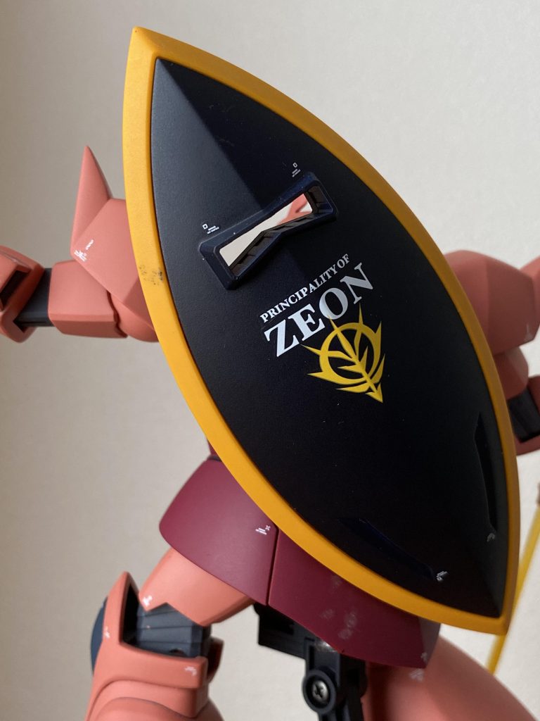 シールドのデカール　気に入ってます。