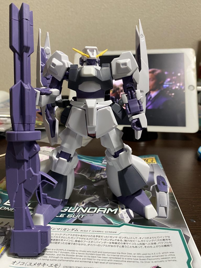 腹、つま先、胸を伸ばしました。