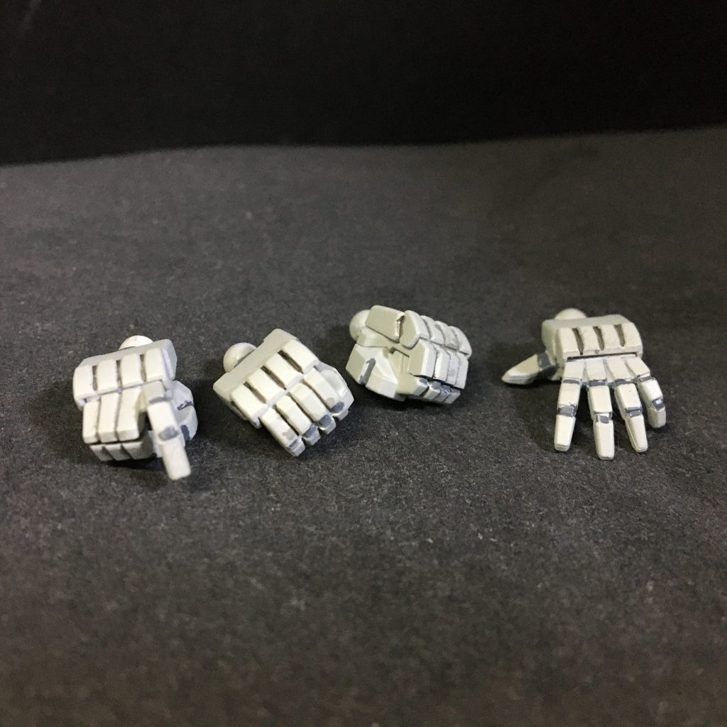 マニュピレータ。今回は原作の色を再現したかったので珍しく指の関節部分を筆で塗ってます!👍(細か過ぎて若干雑になっちゃってますが…💦)