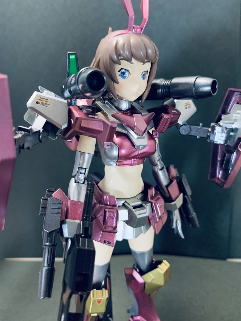 フルアームズ！所々にデカールを貼ってドレスアップチークと目元にハイライトを足してみました