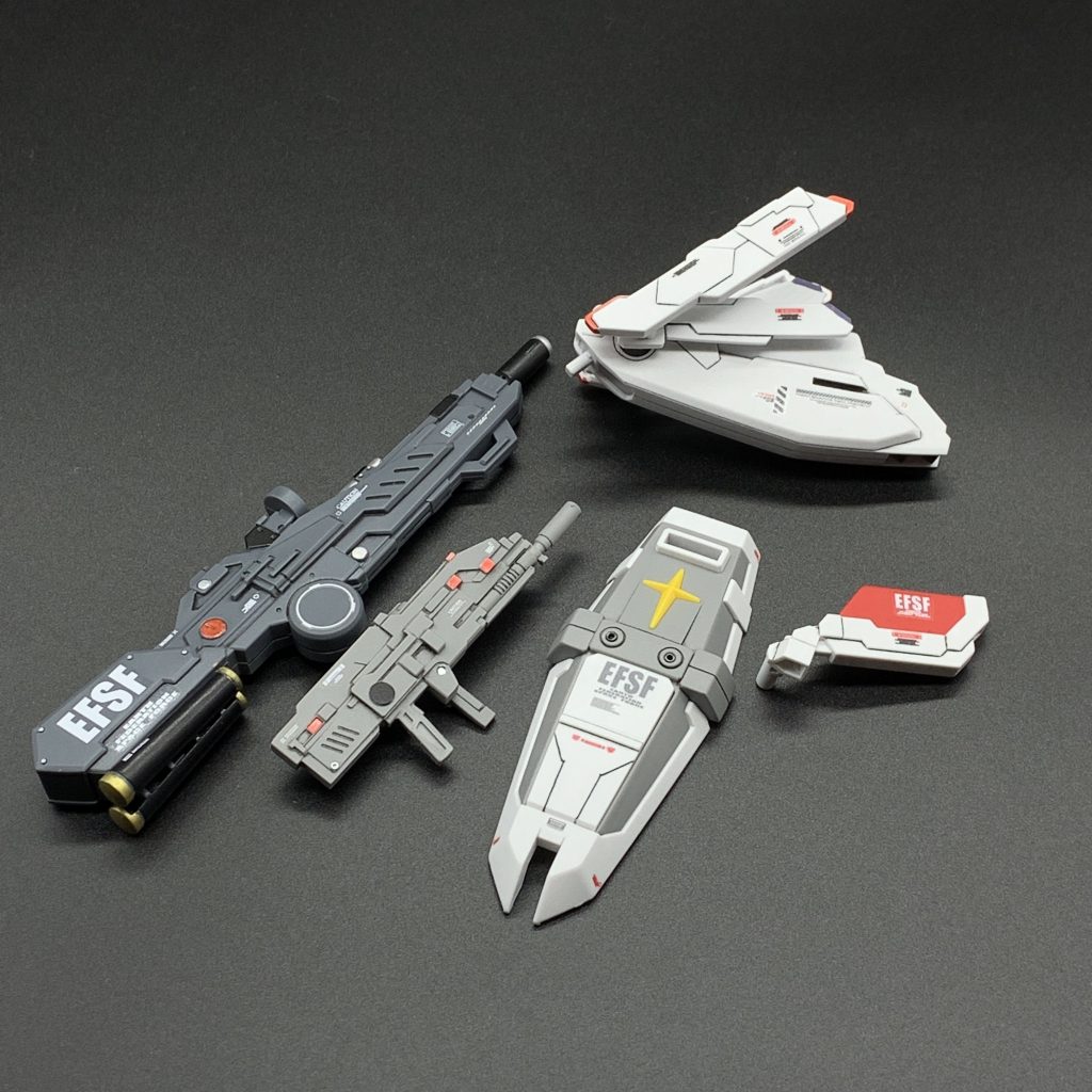 装備もなるべく色分けしてゴチャっとした感じにしました。