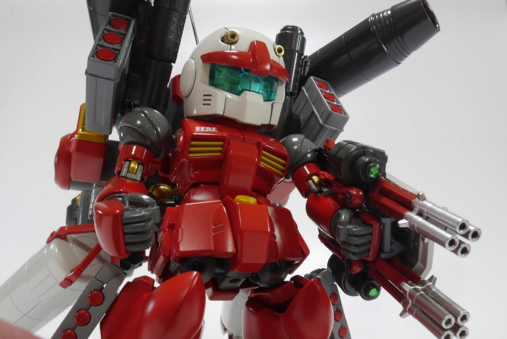 アップで❗️ガトリングのセンサーや目の奥など、細かい所にも工夫してみました😆個人的にはハンドパーツを少し大きめにする事で可愛くできたと思います😊