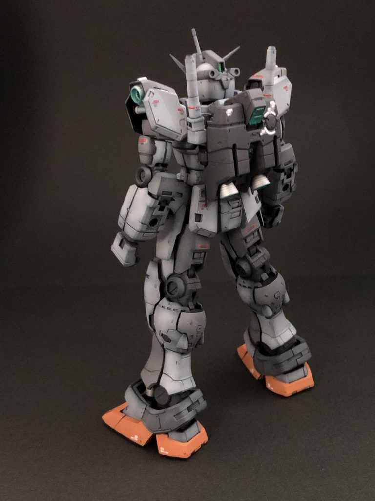 〈塗装レシピ〉・下地…黒サフ、グレーサフ、シルバーサフ・グレー1 …明灰白色(クレオス)+ニュートラルグレー1 (ガイアカラー)・グレー2 …ニュートラルグレー3(ガイアカラー)・グレー3…ニュートラルグレー4(ガイアカラー)・オレンジ…コーラルオレンジ(ガイアカラー)・関節他…メカサフヘヴィ、メカサフスーパーヘヴィ(ガイアカラー)・センサー他…GXメタルグリーン(クレオス)