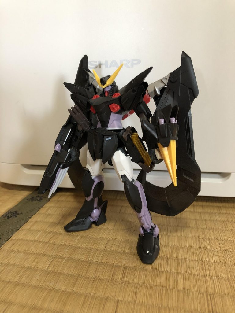 製作開始は一年前からでした。もともとはとある制作会でVSアストレイ併せをやるといった話を聞いて、あとから飛び入りで参加させて貰いました。(※コロナ禍のため相次ぐイベントの中止があり、未だに併せの機会がない状況ですが…😭 はやく展示会いきたいね、バナージ…)この時点では、HGブリッツにマガイクタチをポン付けした程度ですね。