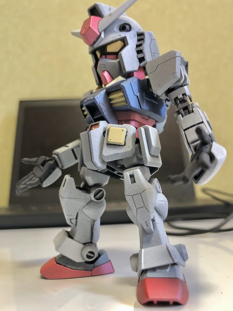 塗装はクロサフ下地のファレホでエアブラシ塗装。青と赤はメタリックを使用しました。