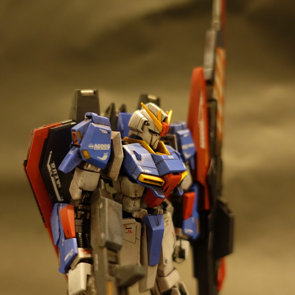 全体的にスジボリを施し、RG用水転写デカールを使用しました。