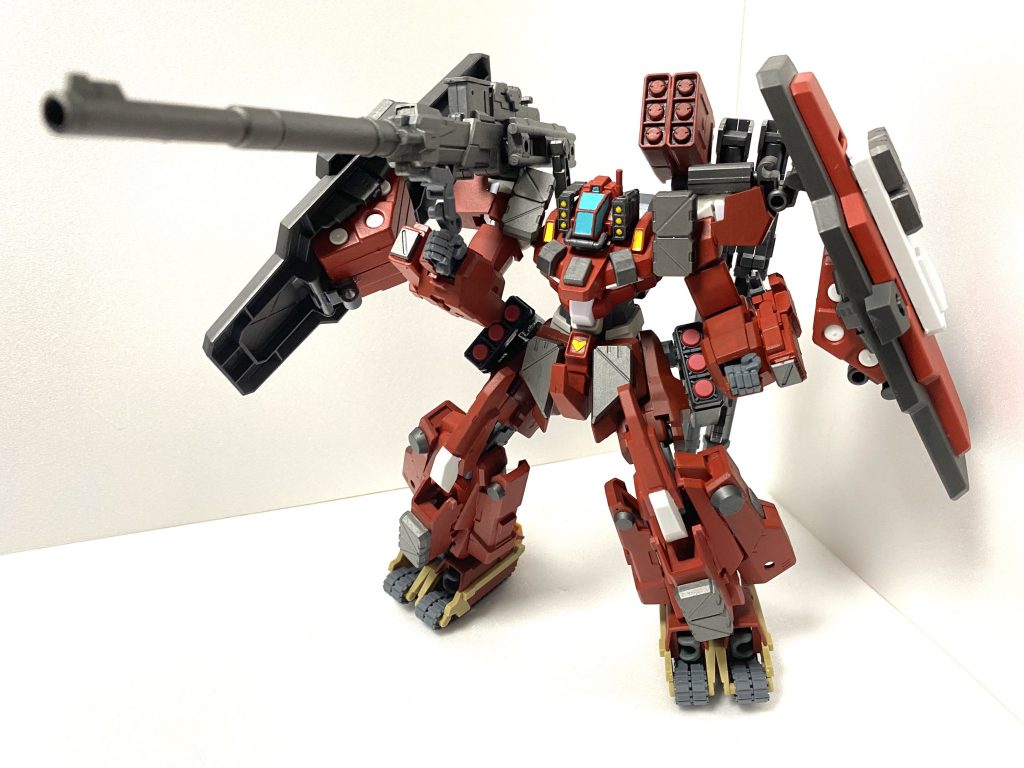 フォールディング・ソリッド・キャノン折り畳み式の長距離砲極めてイレギュラーではあるが展開する砲身で敵機を殴り付ける方法をとったパイロットもいる