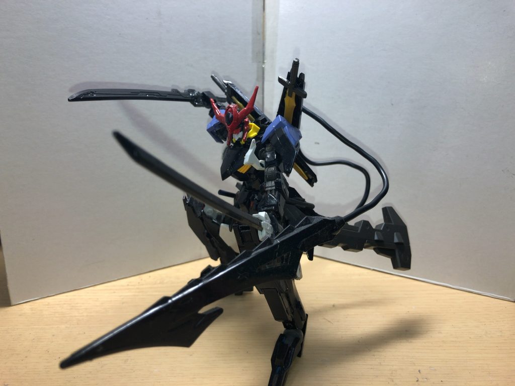 ステュクス:右手に持つ剣のこと  同型の機体は問題なく使えるがそれ以外の機体はメインコンピュータを通してパイロットへ