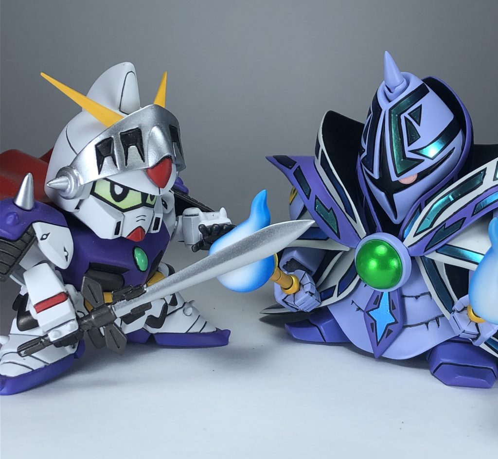 画像だとわかりにくいですがガンダムより一回り大きいのでサイズ的にはちょうど良い感じ