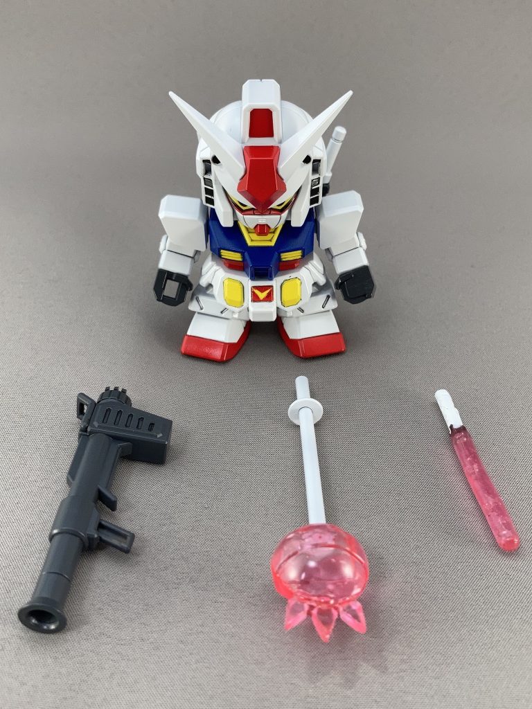 武器一覧ジャベリンとνのサーベルをイロプラとUVレジンで複製しました。ざっくりですが、ビームなので雰囲気でるかと思います。バズーカの先端の穴は広げました。