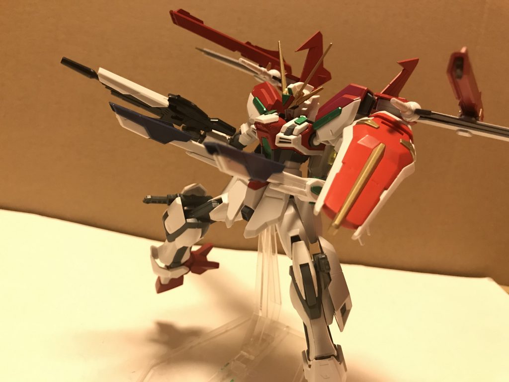 ハイマットフルバーストレールガンとビームキャノンを展開し一斉射撃を行う必殺技