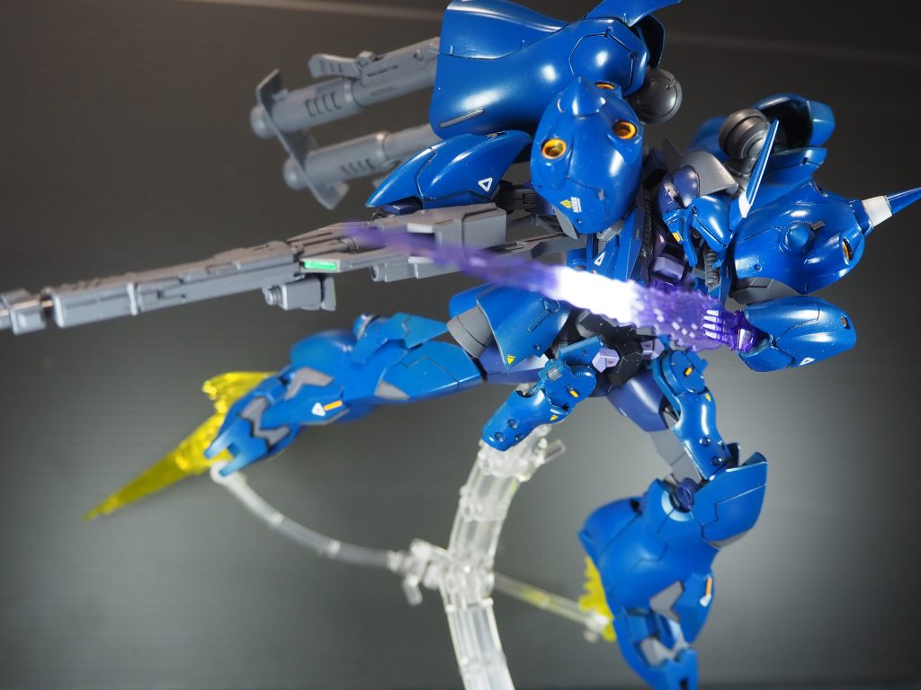 基本装備はエルドラショットガン、ツインダブルバズーカ、ビームサーベル(手)になっております。アルスが解析を行った為、装甲の硬さ、より洗礼された旋回機能など様々な向上が見られる為、まさに「これは完璧なケンプファー」といえる