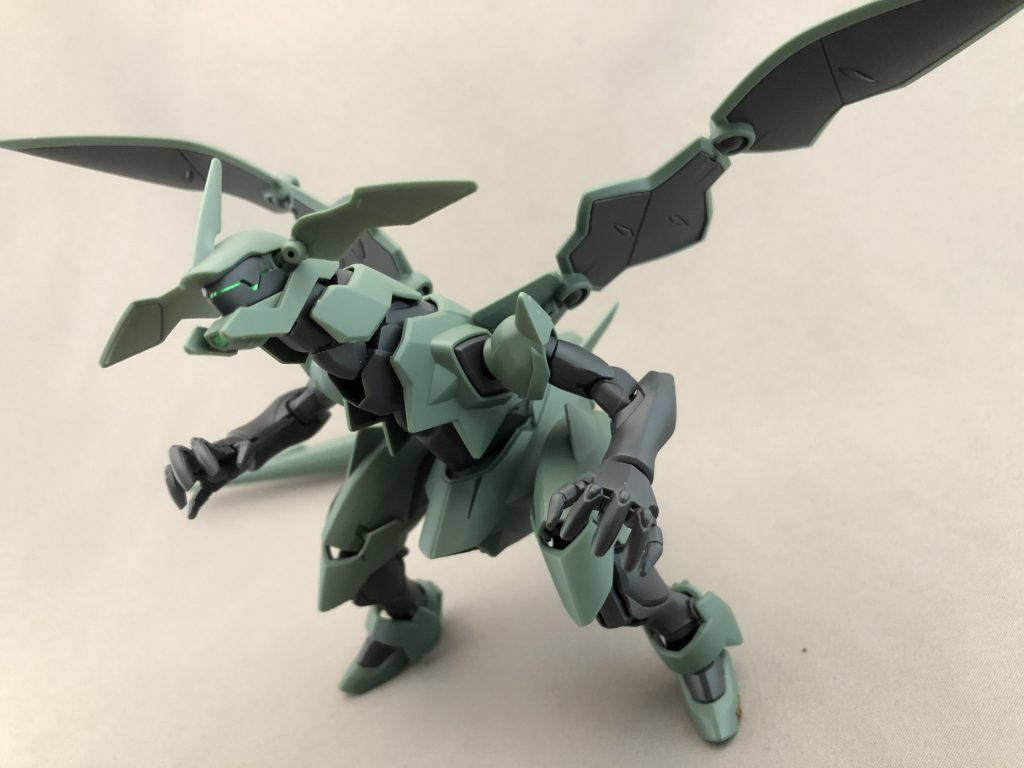 この間のAGE系再販で手に入れたのですが良いキットですね!尻尾もさることながら翼の肉厚さが好みです。