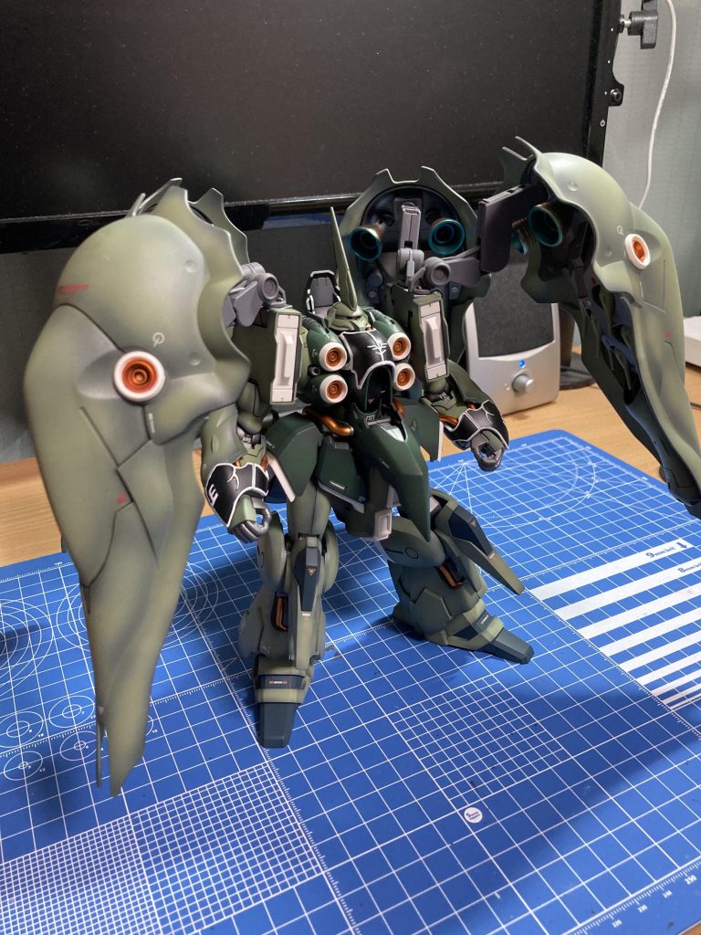 グラデーション塗装してみました。オレンジの所はメタリックにしてます。