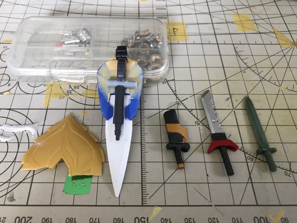 武器の構想中です。三国伝の部隊兵の剣の持ち手を使いました