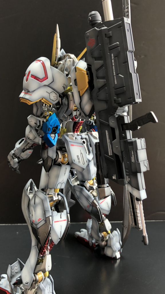 全武装背後から。滑空砲も塗り分け、グラデーションをかけました。背中で語る重厚感が伝わればと思います😊