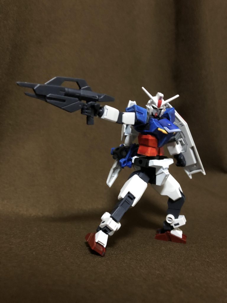 種っぽいポーズで射撃。SEED系のキットはディスプレイするときにポーズに困らないのがイイところですよね。
