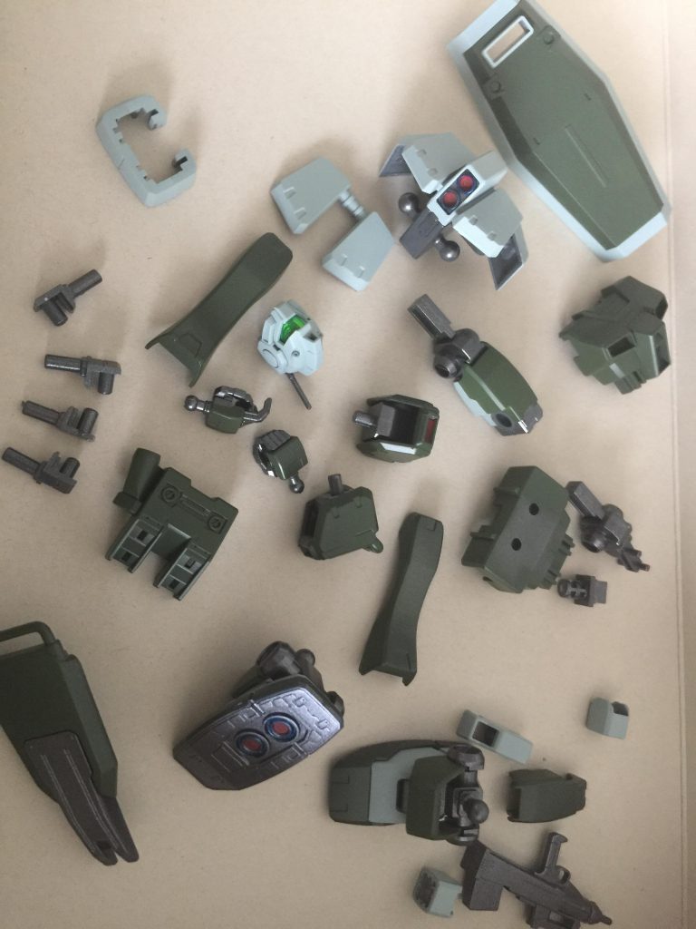 パーティングラインはありますが、少な目で、組みやすい良キットだと思いました。