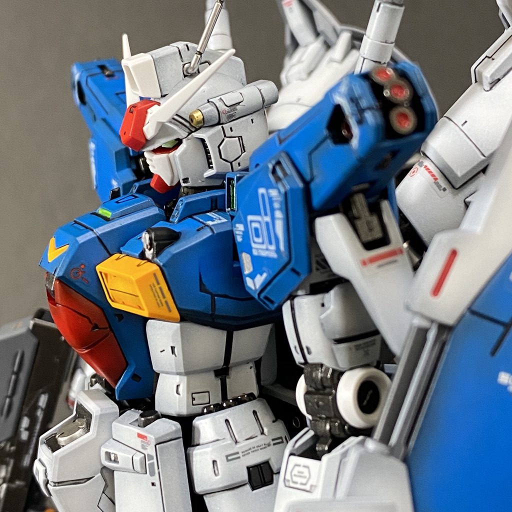 いつも撮影の時は白と黒の背景両方を使ってます。カメラの構造やシステムに詳しくないのでとにかく撮ったらわかるってことで。写りが変わりますよね。