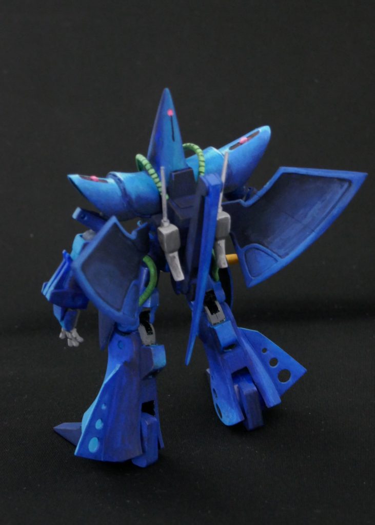 放熱板やテールスタビライザー、脚部の丸穴など独創的なデザインが見当たらしく作っていて楽しかったです。 